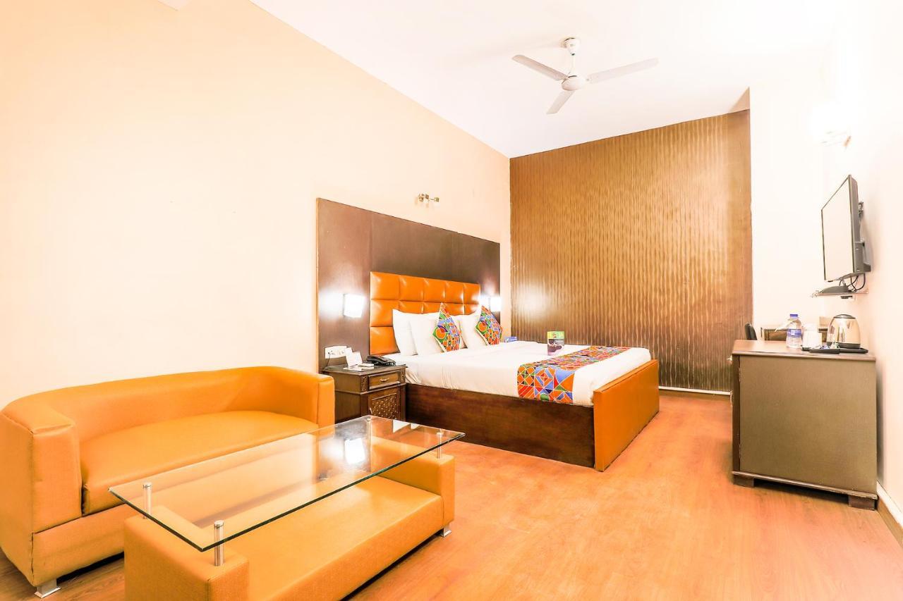 Fabhotel Conclave Boutique Yeni Delhi Dış mekan fotoğraf
